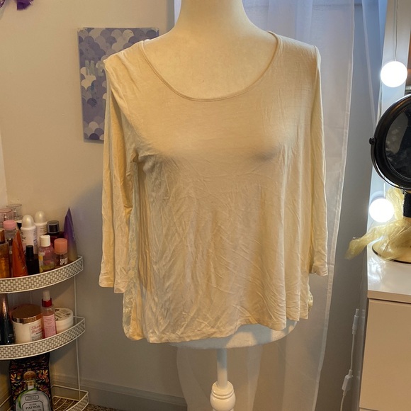 White lace back shirt 🤍 - Picture 3 of 5